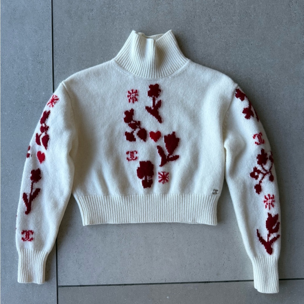 Chanel sweater